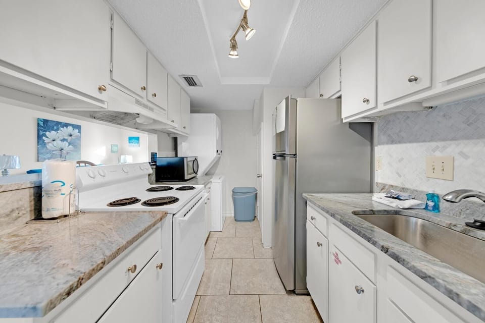 Condo, 1 Queen Bed with Sofa bed (Southbay by the Gulf 90) | Private kitchen | Oven, toaster