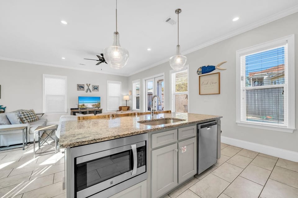 House, Multiple Beds (Wanderlust) | Private kitchen | Oven, toaster
