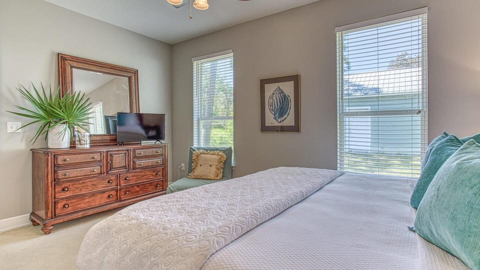 House, Multiple Beds (Flip Flop Cottage) | 2 bedrooms, iron/ironing board