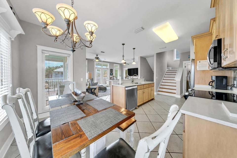 House, Multiple Beds (Seashine and Sunkisses) | Private kitchen | Oven, toaster