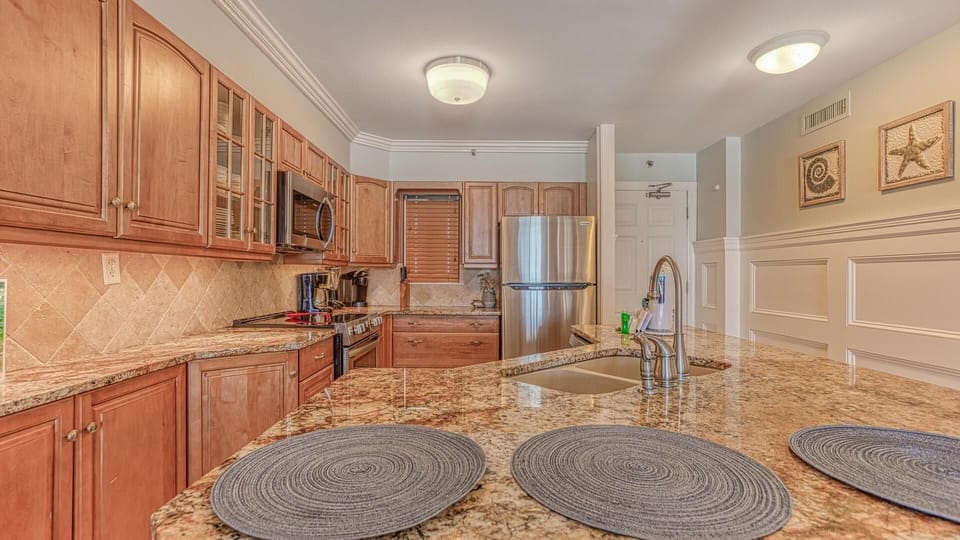 Condo, Multiple Beds, Ocean View (Destin on the Gulf 703) | Private kitchen | Oven, toaster