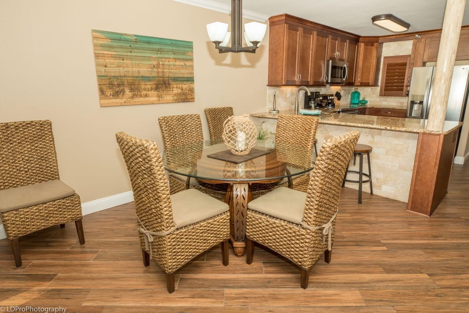 Condo, Multiple Beds, Ocean View (Destin on the Gulf 704) | Dining