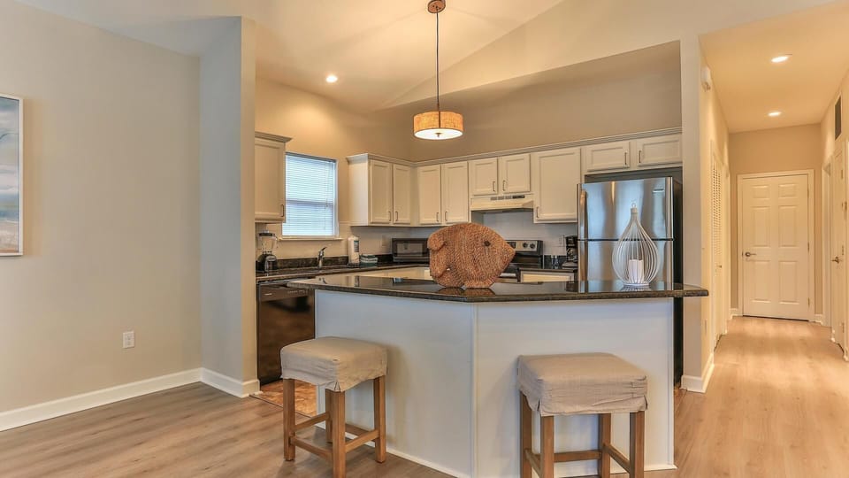 House, 1 King Bed with Sofa bed (After Dune Delight) | Private kitchen | Oven, toaster