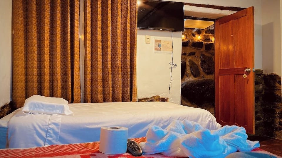 Traditional Double Room, Mountain View | WiFi (free), bed sheets
