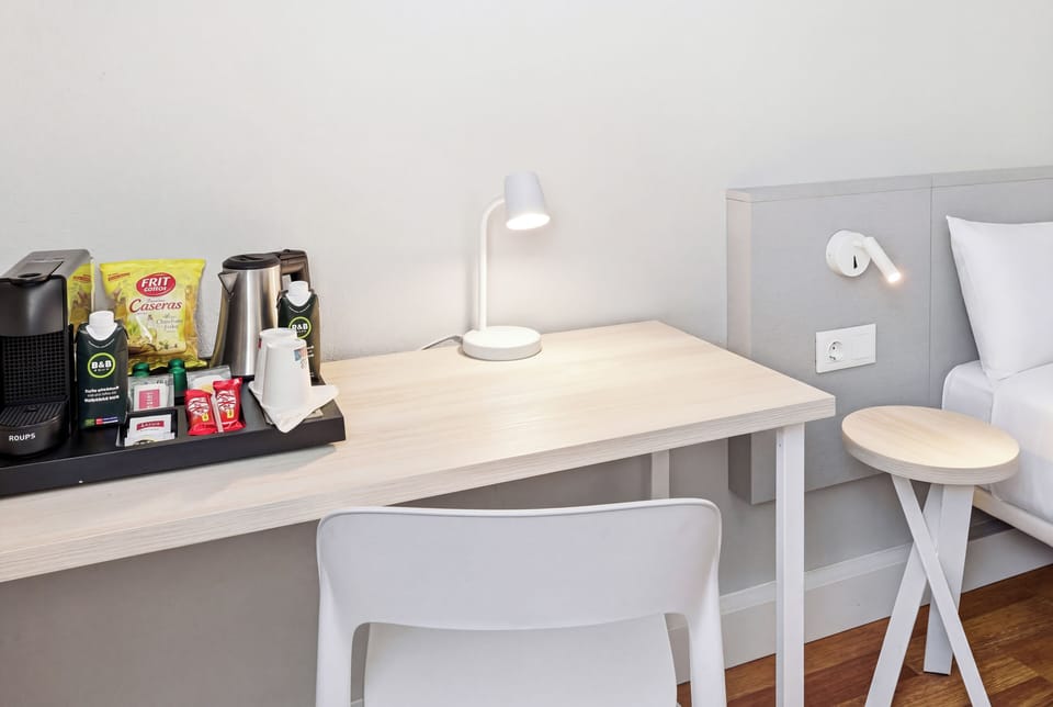 Deluxe Double Room | Minibar, in-room safe, desk, soundproofing