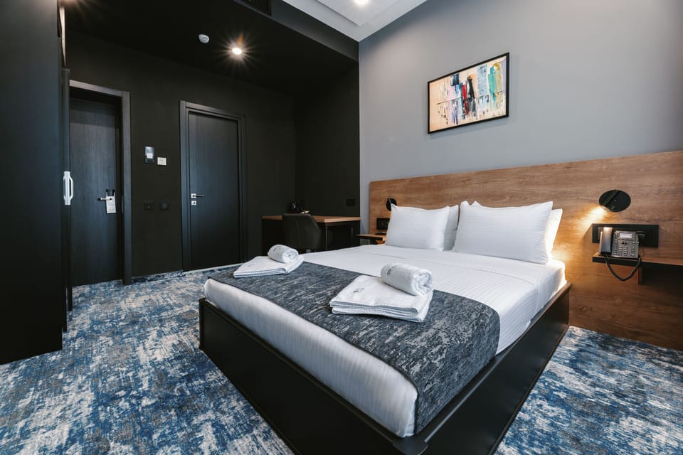 Standard Double Room, 1 Queen Bed | Premium bedding, Tempur-Pedic beds, minibar, desk