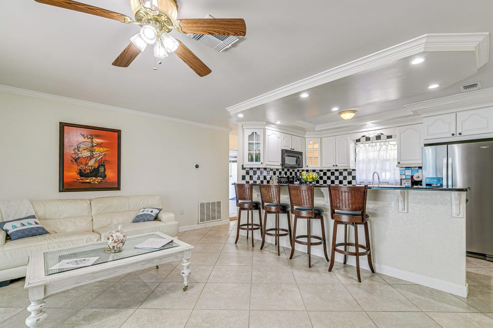 House (3 Bedrooms) | Interior