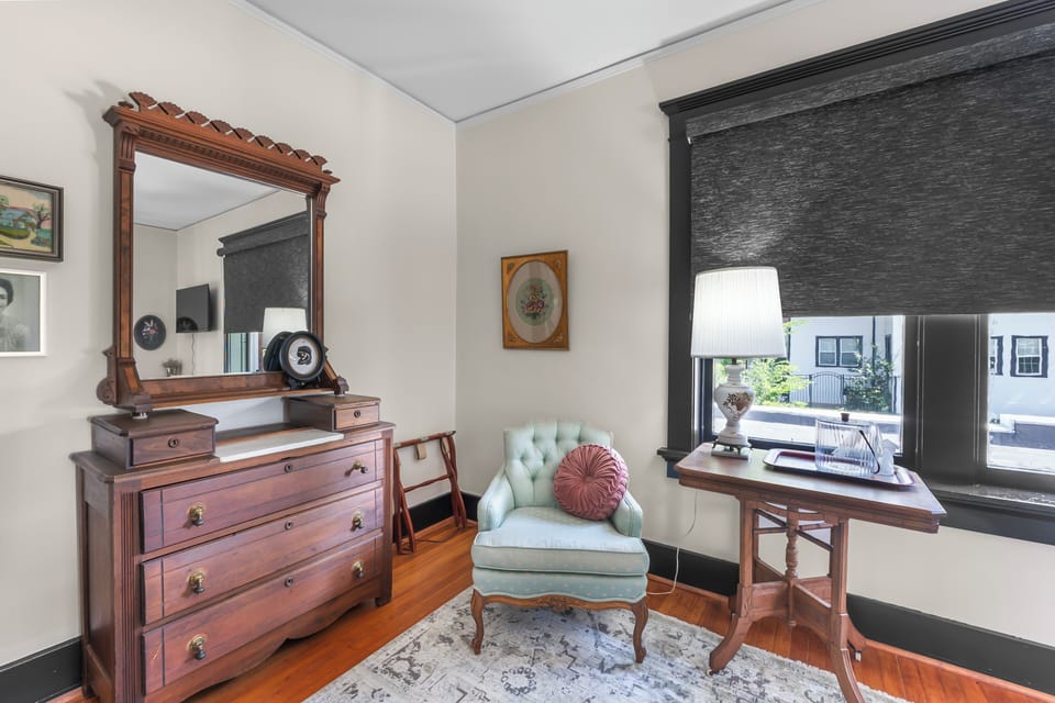 Standard Room, 1 Queen Bed, Non Smoking, City View | Free WiFi