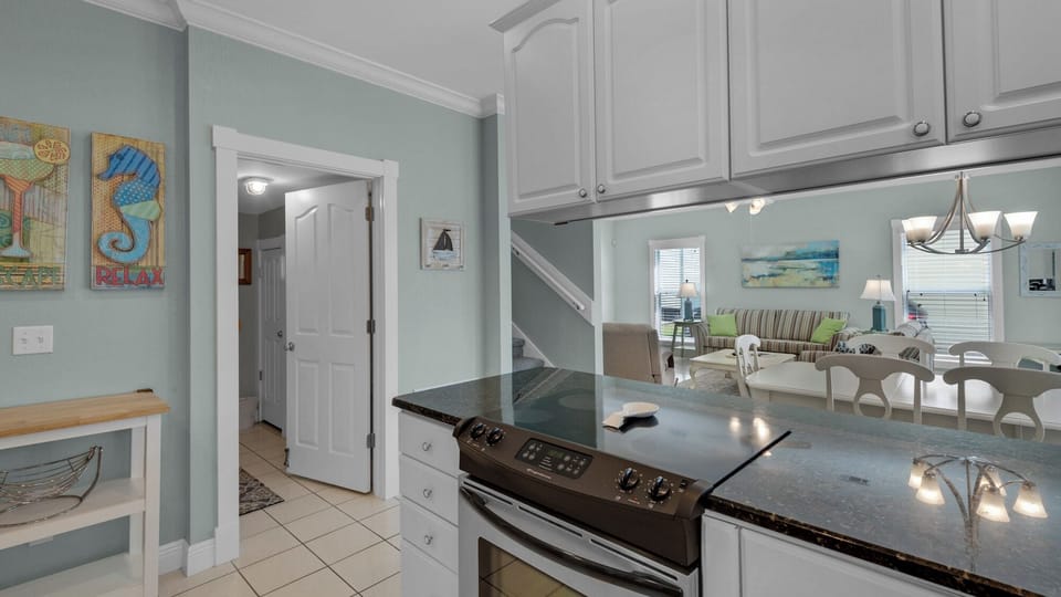 House, Multiple Beds, Patio, Ocean View (Stargazer) | Private kitchen