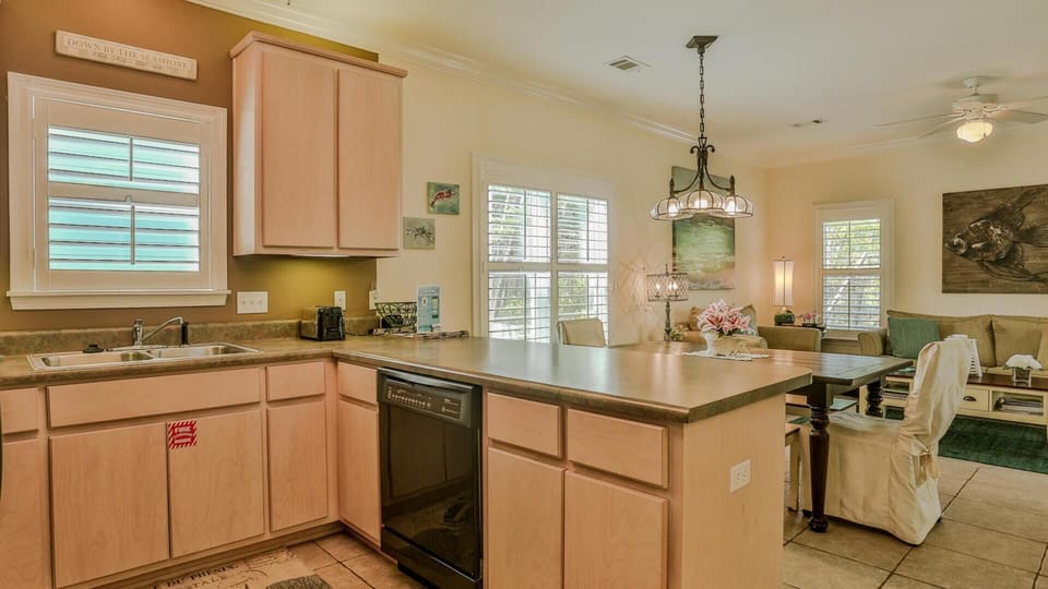 House, Multiple Beds (Robbins' Nest) | Private kitchen | Toaster