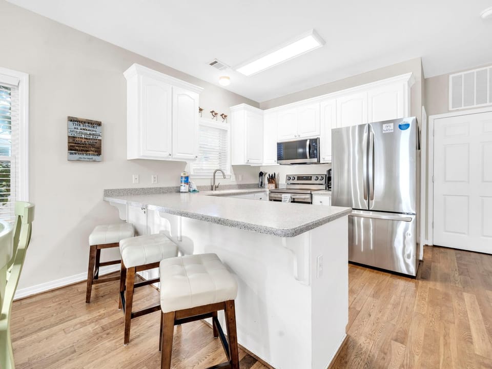 House, Multiple Beds (Sunny Delight) | Private kitchen | Oven, toaster