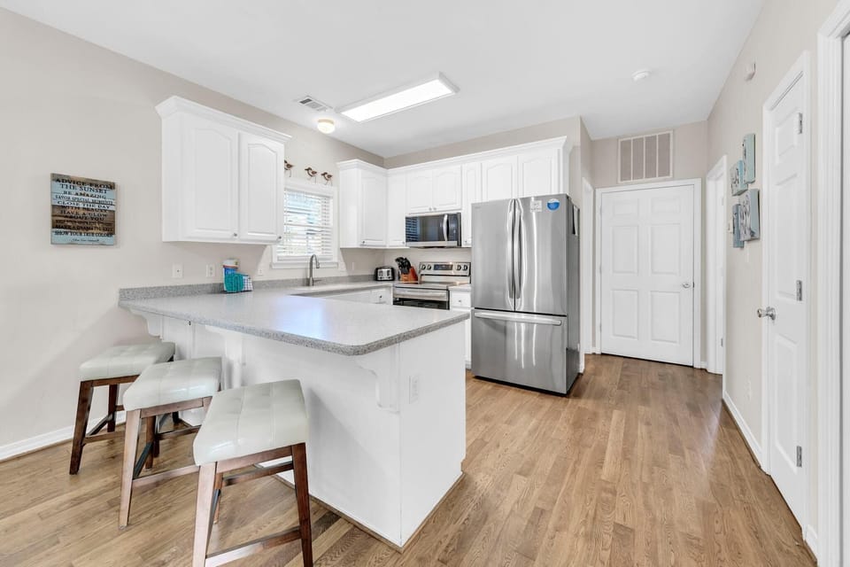 House, Multiple Beds (Sunny Delight) | Private kitchen | Oven, toaster