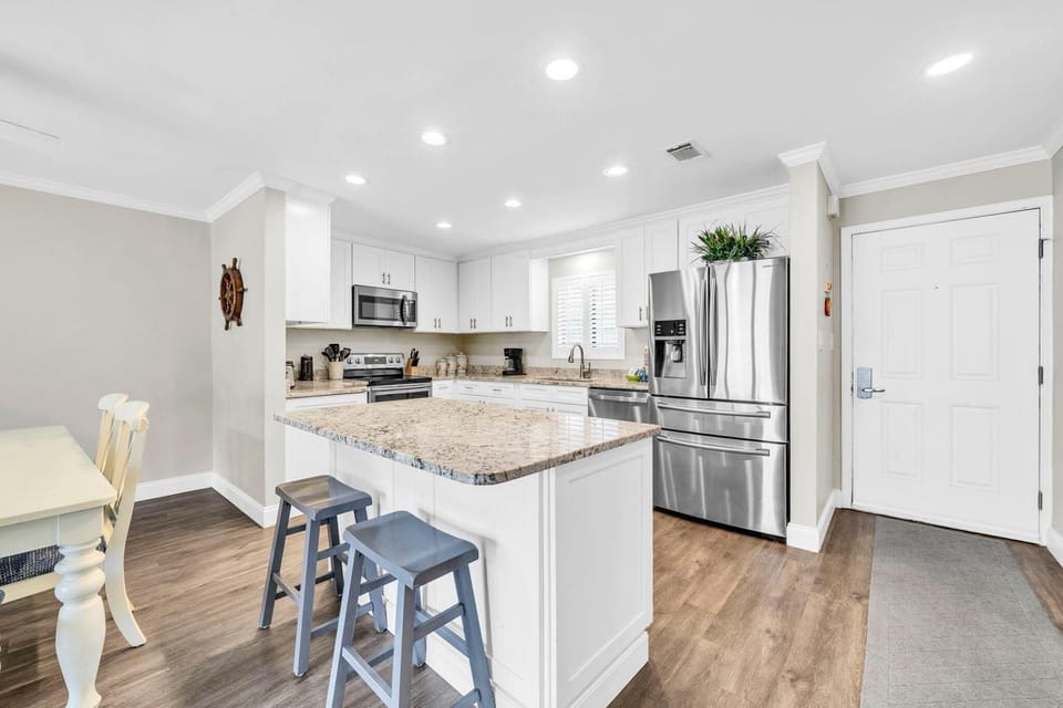 Condo, 1 King Bed with Sofa bed (Aegean 213) | Private kitchen | Oven, toaster