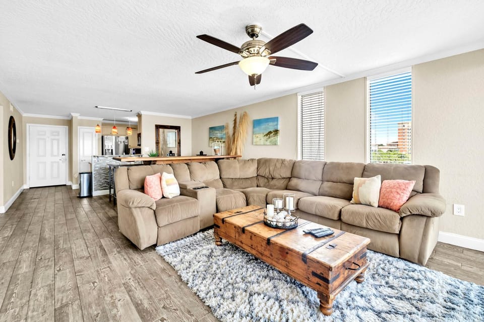 Condo, Multiple Beds, Canal View (Dolphin Point 402B) | Living area