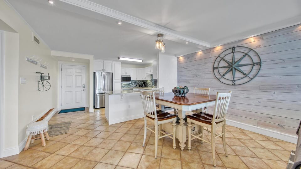 Condo, Multiple Beds, Bay View (Dolphin Point 502B) | Dining