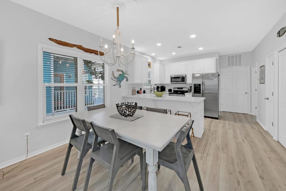 House, Multiple Beds (Pelican Paradise) | Dining