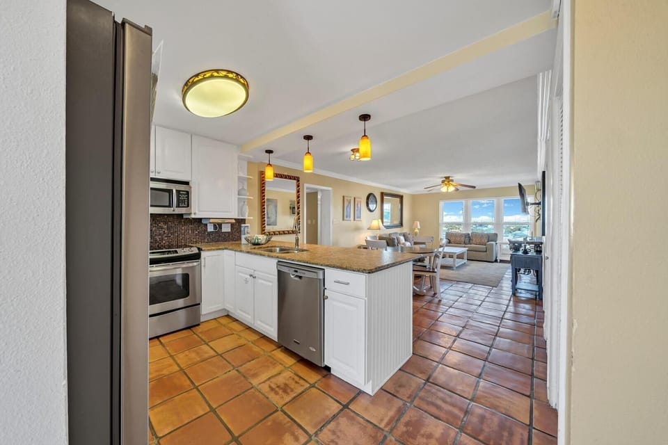 Condo, Multiple Beds (Emerald Isle 706) | Interior