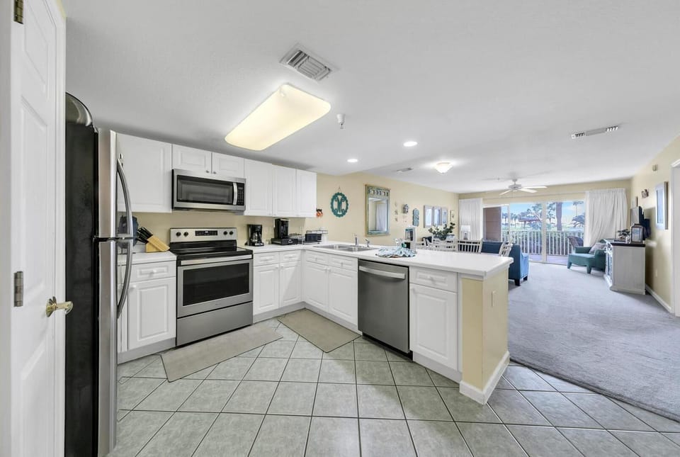Condo, Multiple Beds (Amalfi Coast 113B) | Private kitchen | Oven, toaster
