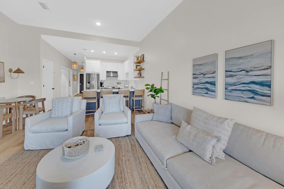Condo, Multiple Beds (Emerald by Alma) | Living area