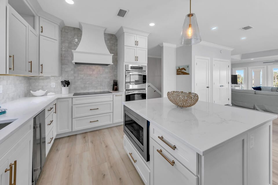 House, Multiple Beds (Aqua Bella) | Private kitchen | Oven, toaster