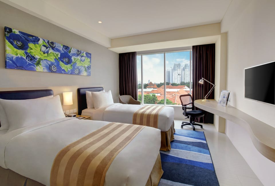 In-room safe, desk, laptop workspace, soundproofing
