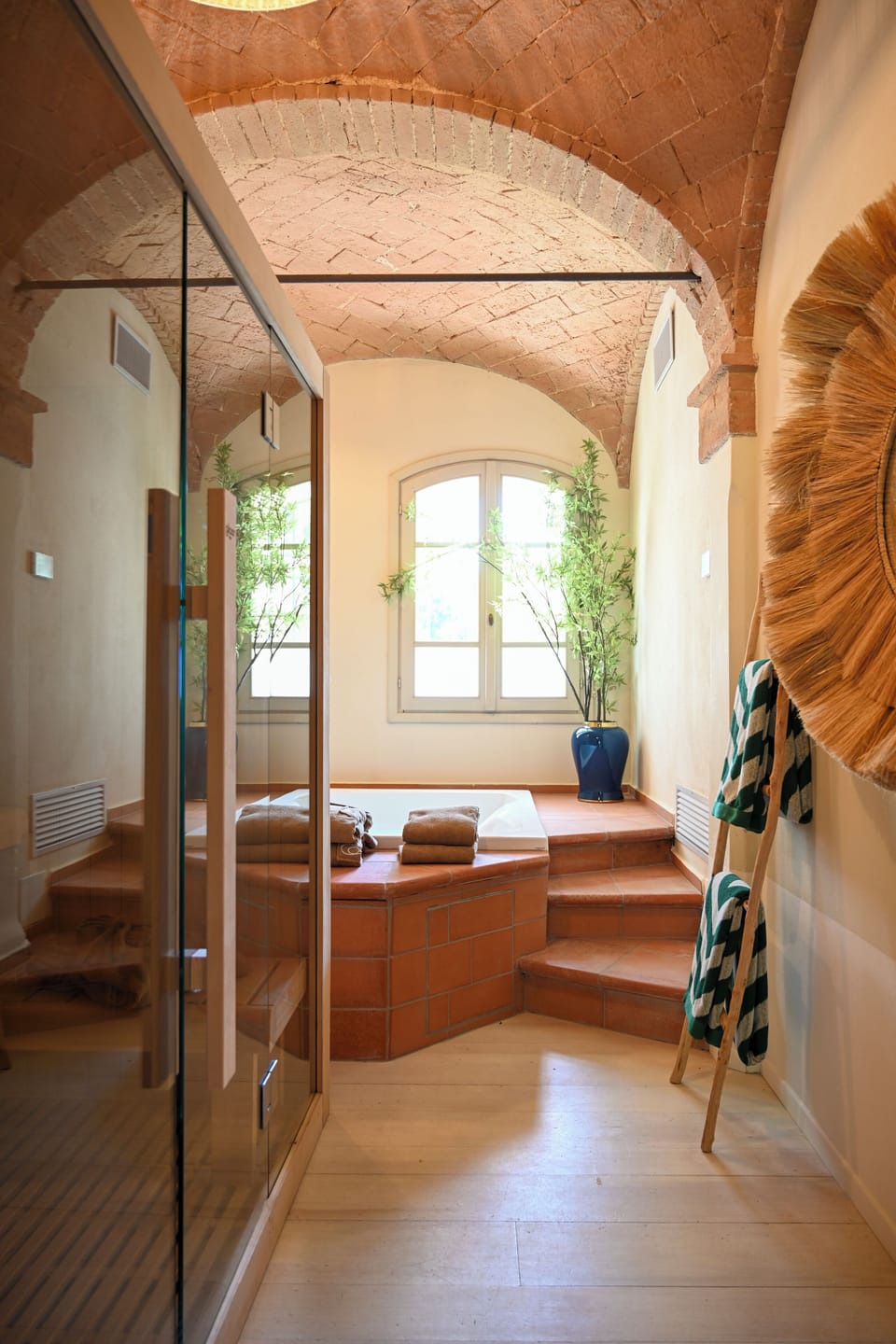 Sauna, hot tub, massages