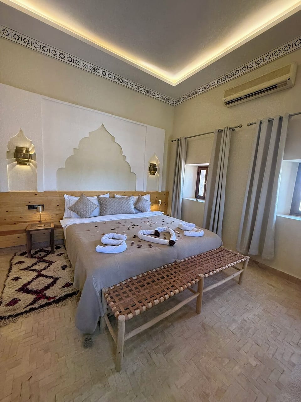 Junior Suite | In-room safe, blackout drapes, soundproofing, WiFi (free)