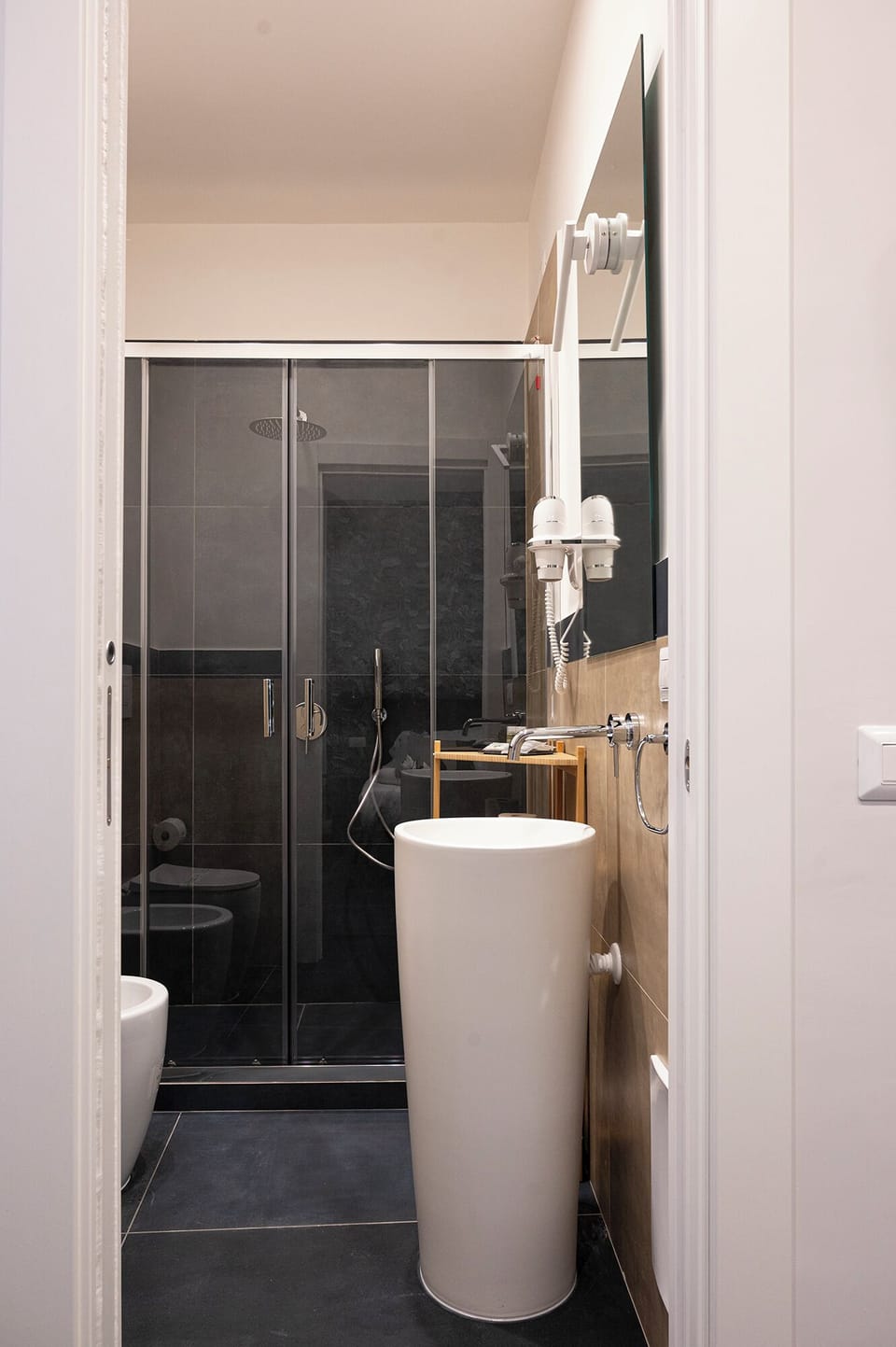 Classic Double Room | Bathroom | Shower, hair dryer, bathrobes, towels