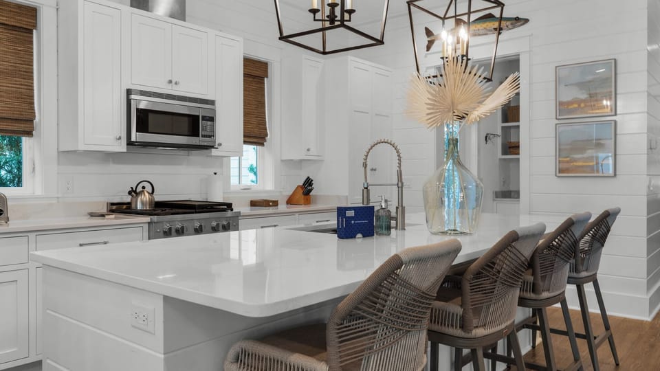House, Multiple Beds, Patio, Garden View (Friday On My Mind) | Private kitchen | Coffee/tea maker