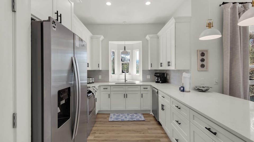 House, Multiple Beds, Pool Access, Pool View (Sublime ) | Private kitchen
