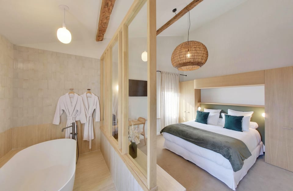 Signature Double Room | Premium bedding, minibar, in-room safe, desk