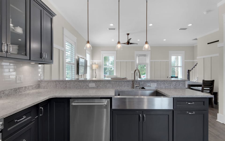 House, Multiple Beds, Patio, Garden View (19 Moonlit Shores Ln) | Private kitchen