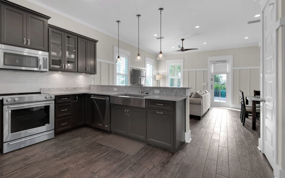 House, Multiple Beds, Patio, Garden View (19 Moonlit Shores Ln) | Private kitchen