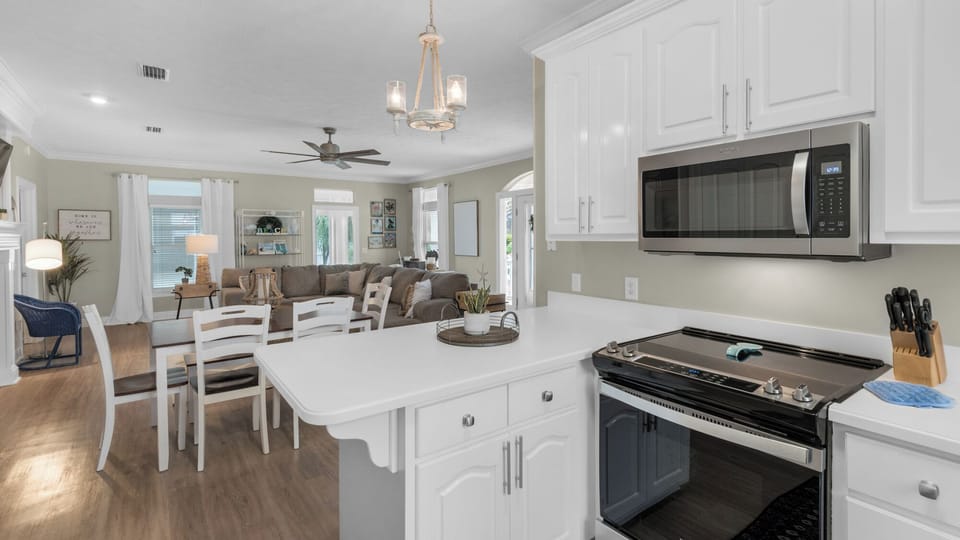 House, Multiple Beds, Patio, Garden View (A Slice of Lime) | Private kitchen