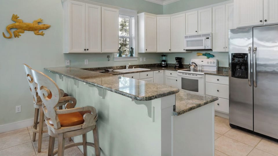 House, Multiple Beds, Patio, Garden View (Pink Flamingo) | Private kitchen | Coffee/tea maker