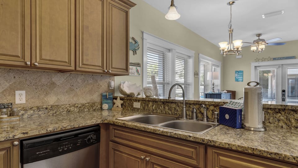 House, Multiple Beds, Kitchen, Garden View (Pilot House 221) | Private kitchen