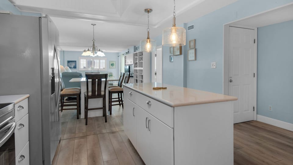Condo, Multiple Beds, Balcony, Ocean View (Regency Towers Unit 725) | Private kitchen | Coffee/tea maker