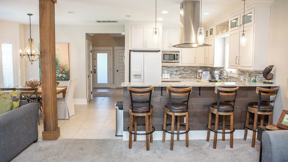 House, Multiple Beds, Pool Access, Pool View (Dolphin House) | Private kitchen