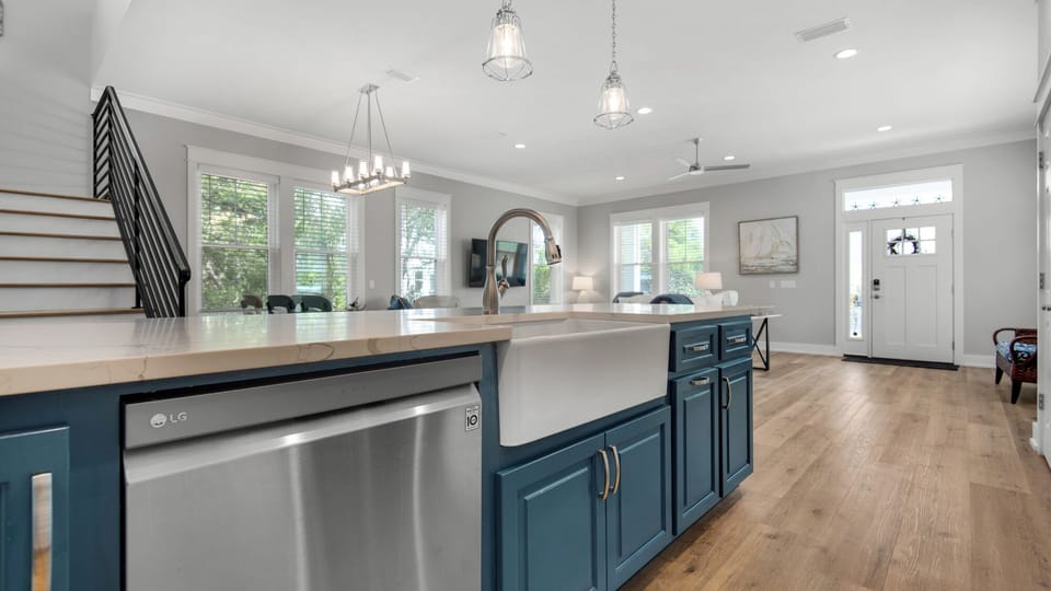 House, Multiple Beds, Patio, Garden View (Seagrove Serenity) | Private kitchen