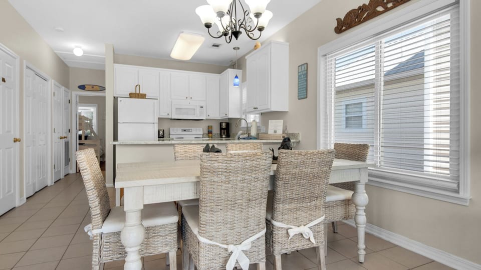 House, Multiple Beds, Patio, Garden View (Breakaway) | Dining