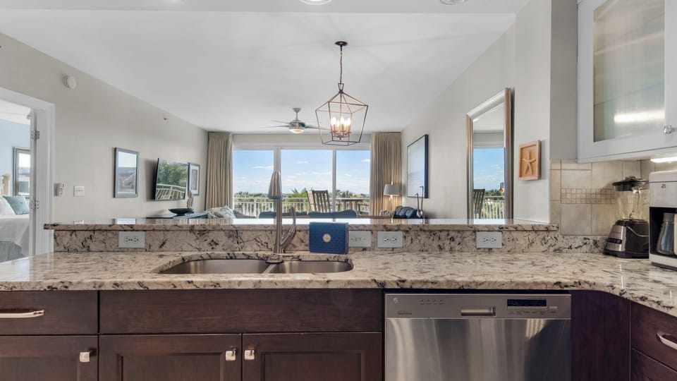 Condo, Multiple Beds, Patio, Pool View (Sterling Shores Unit 314) | Private kitchen