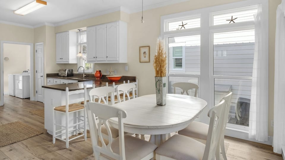 House, Multiple Beds, Balcony, Garden View (The Ocean Pearl) | In-room dining