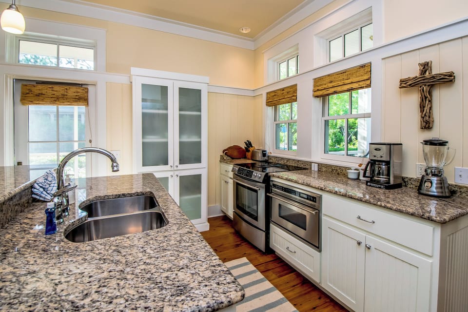 House, Multiple Beds, Patio, Garden View (Rise and Shine) | Private kitchen