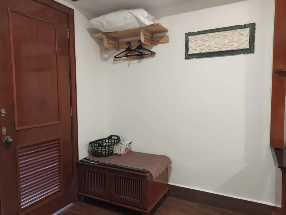 Deluxe Chalet, Balcony, Partial Sea View | 1 bedroom, iron/ironing board, bed sheets