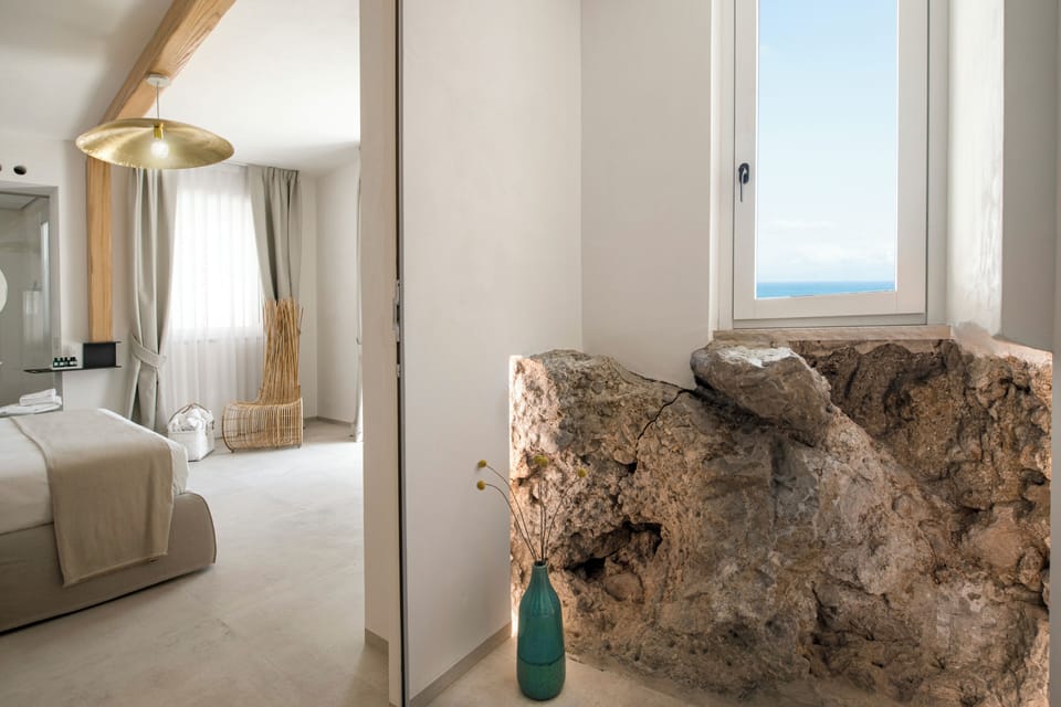 Deluxe Double Room, Terrace, Sea View | Minibar, in-room safe, blackout drapes, soundproofing