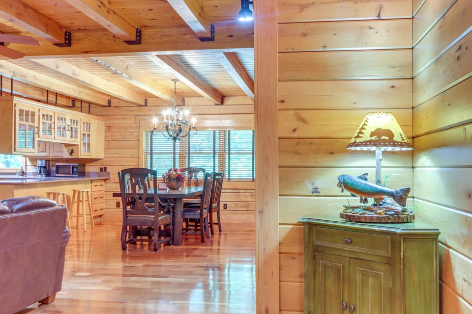 House (4 Bedrooms) | Interior