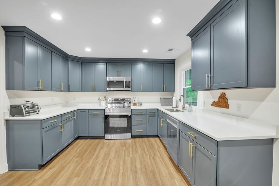Cottage, 5 Bedrooms | Private kitchen | Coffee/tea maker, fridge, oven