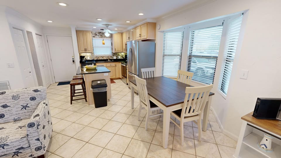 Condo, 2 Bedrooms | Private kitchen | Fridge, oven, coffee/tea maker, toaster