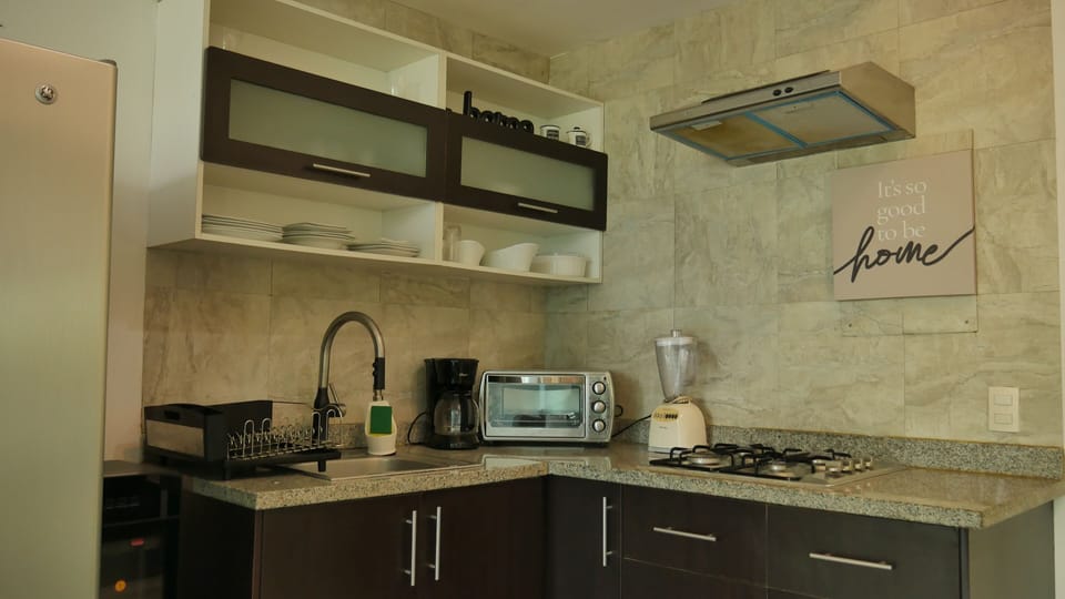 Junior Apartment | Private kitchen | Full-size fridge, oven, coffee/tea maker, blender
