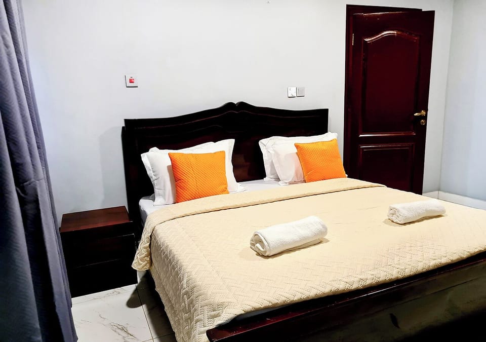 1 bedroom, iron/ironing board, WiFi (free)